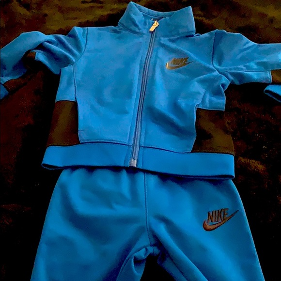 Nike Other - Warm up suit